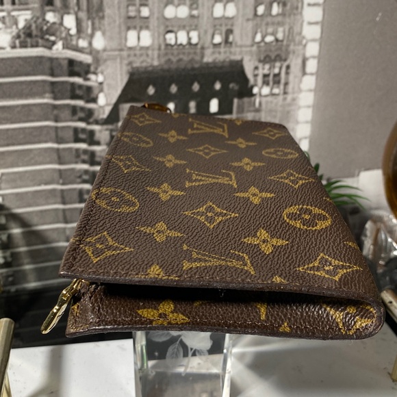 Authentic Louis Vuitton Monogram Cosmetic Accessories Pouchette Bag - Picture 13 of 16